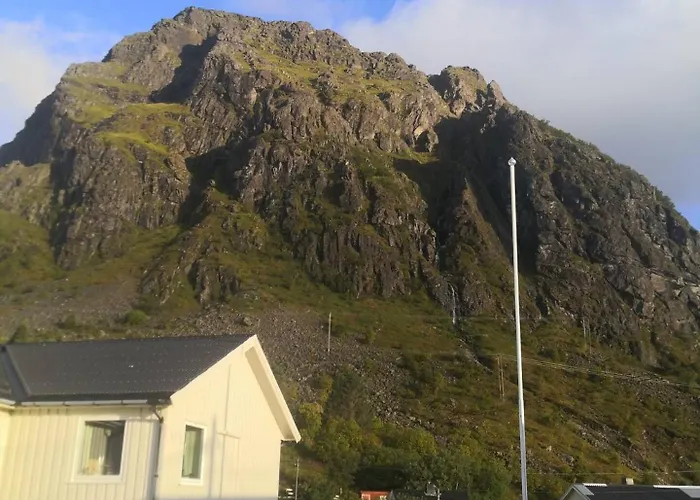 House With Amazing View & Location In Tind Feriehus