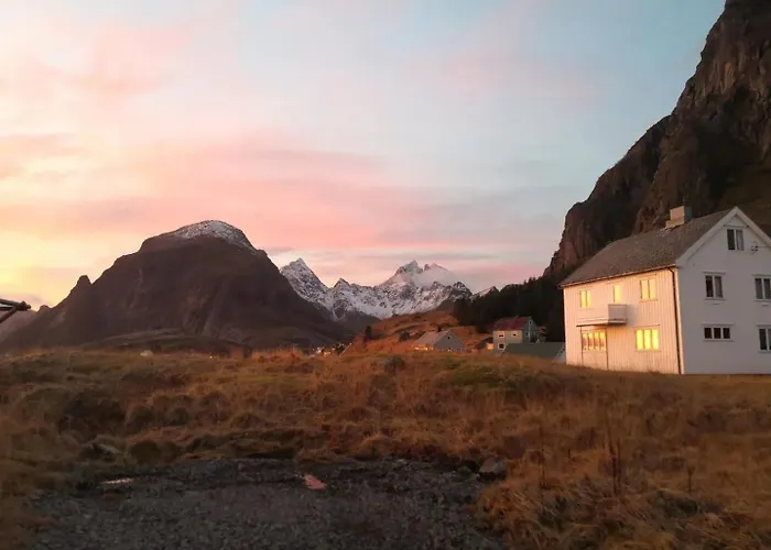 House With Amazing View & Location In Tind Feriehus