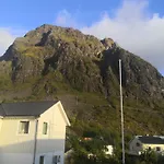 House With Amazing View & Location In Tind Feriehus