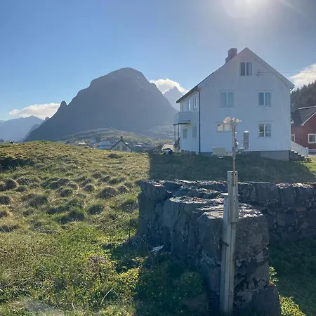 House With Amazing View & Location In Tind Tatil Evi Sørvågen